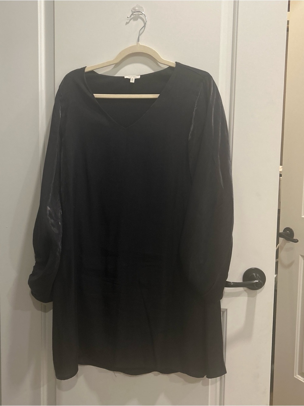 JODIFL Black V-Neck Long Sleeve Dress